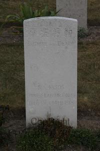 Les Baraques Military Cemetery Sangatte - Yang Hsueh Shih, 